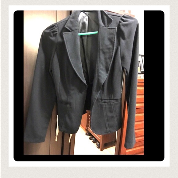 Black Blazer Small ! - Picture 3 of 4