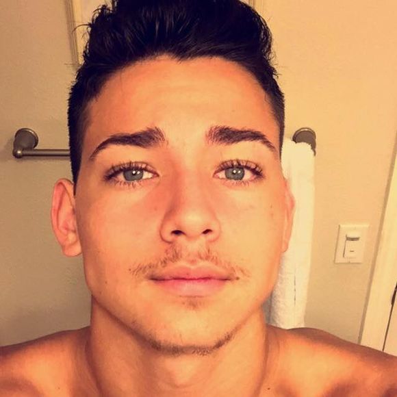 Meet your Posher, Dylan - Picture 1 of 1