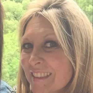 Meet your Posher, Dee