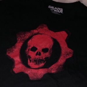 NEW Gears of War shirt Medium