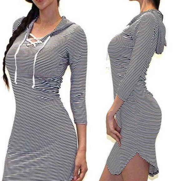 ๐LAST 1๐ Black White Stripe Hooded Lace-Up Dress - Picture 2 of 4