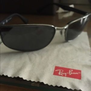 Ray ban frames case and glass cleaner