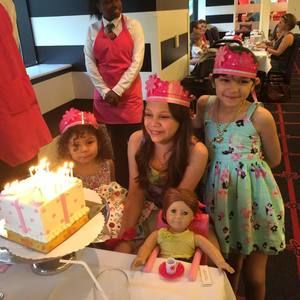 Meet your Posher, Imelda