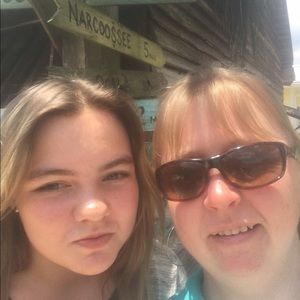 Meet your Posher, Laurie