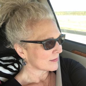 Meet your Posher, Dede