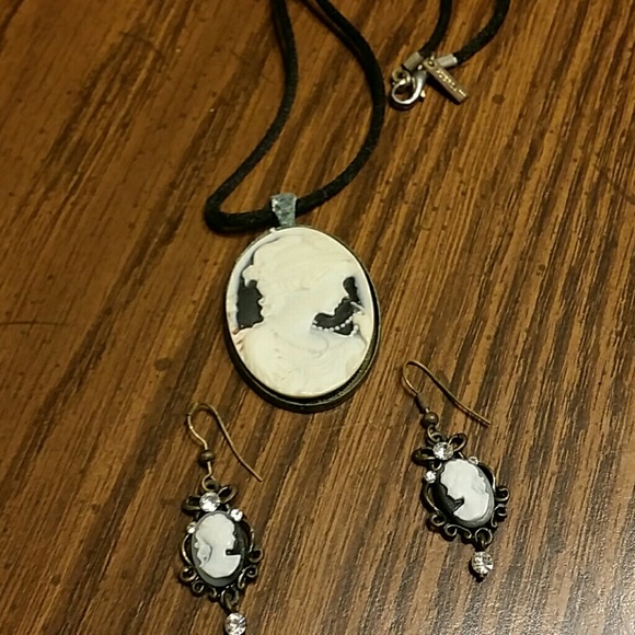 Black and white cameos!!!! - Picture 2 of 4