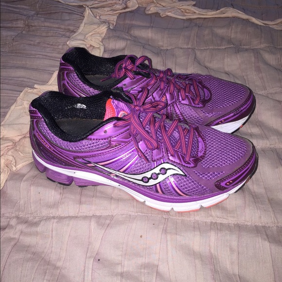 Saucony Omni 13 running sneakers