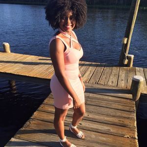 Meet your Posher, Lorika