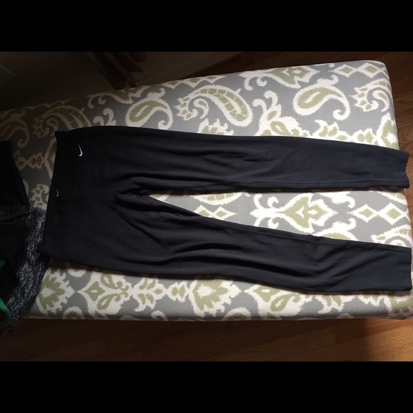 Nike black leggings