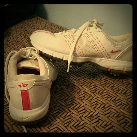 Women's Nike golf shoes