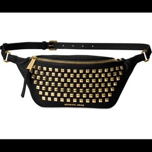 MICHAEL KORS RHEA ZIP PYR STUD BELT BAG