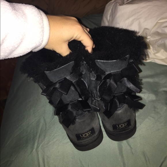 Black bailey bow uggs
