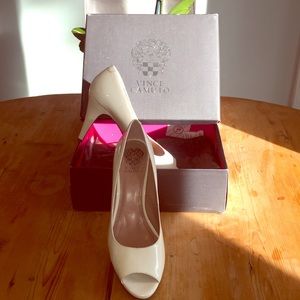 Size 8 White Vince Camuto pumps. Like New.