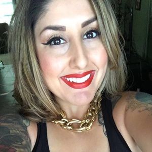 Meet your Posher, Christina
