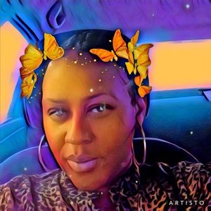 Meet your Posher, Kiana