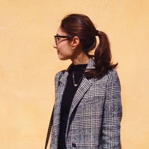 Meet your Posher, Deena