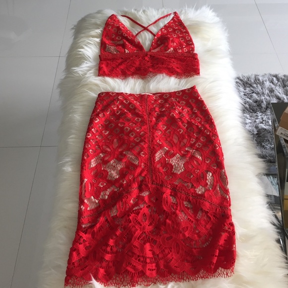 red two piece lace dress Sleeve Prom Two-piece Beaded Scarlet Red Mermaid Prom Gown Promfy Lace Back Details Boho Lace Ruffles Red Two