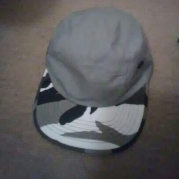 Fitted army fatigue hat for woman
