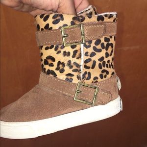 Really cute Cheetah print boots