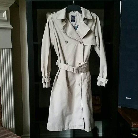 GAP TRENCH COAT