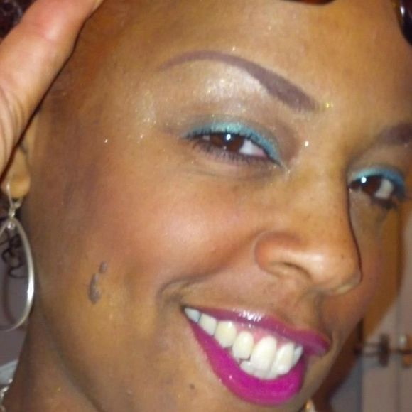 Meet your Posher, Andrea - Picture 1 of 1