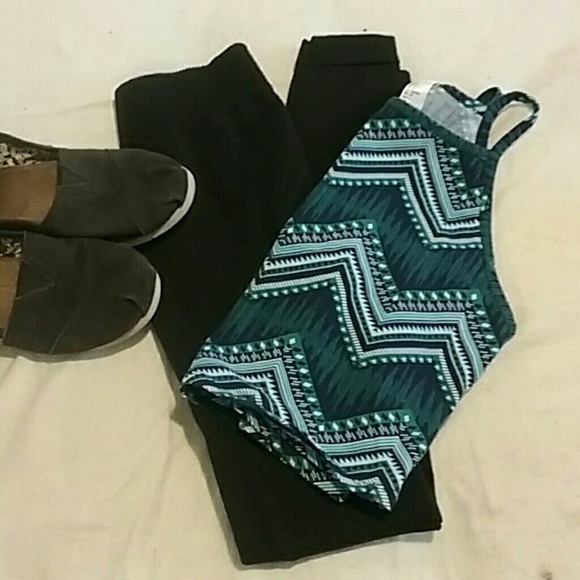 Crop top - Picture 2 of 2