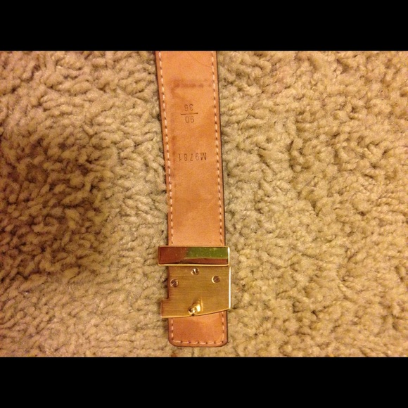 Women Louis Vuitton mini initial belt - Picture 2 of 4
