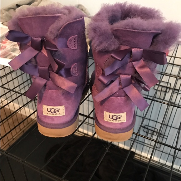 Purple bow uggs size 7