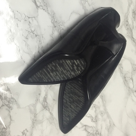 Calvin Klein black pumps - Picture 3 of 4