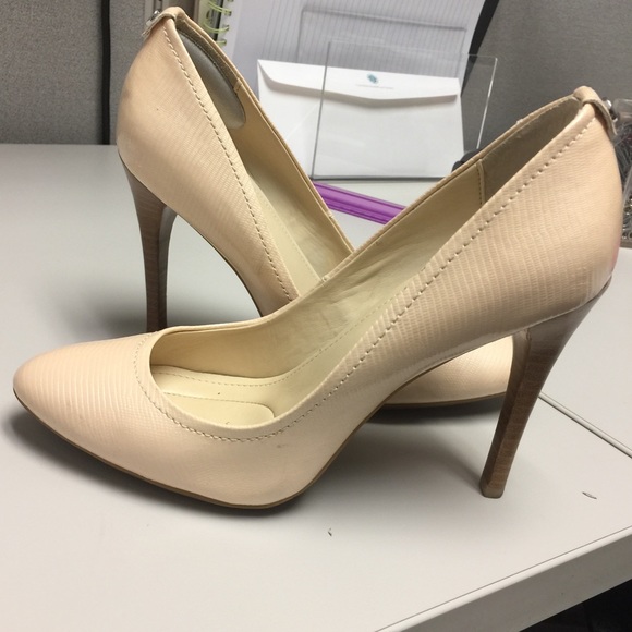Calvin Klein Whinnie pumps 👠 EUC