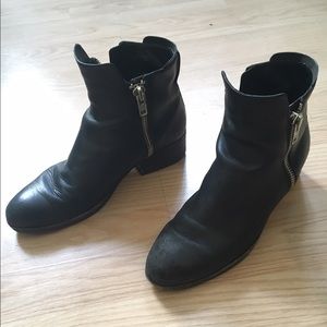 Helmut Lang Black Leather Boots w/ Silver Zips