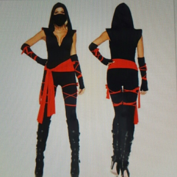 Sexy ninja costume !
