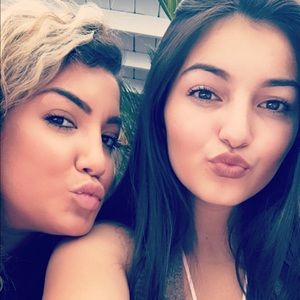 Meet your Posher, Desyree