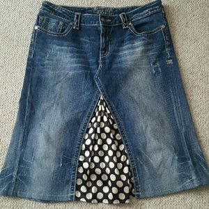 Miss Me denim skirt size 31