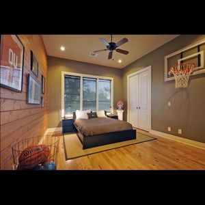 Meet your Posher, Malcolm