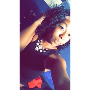 Meet your Posher, Alexus