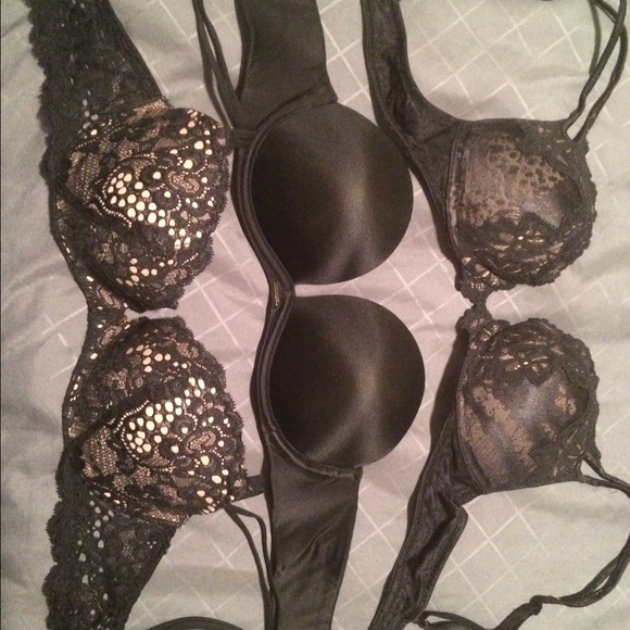 3 Victoria secret bras 32B one strapless