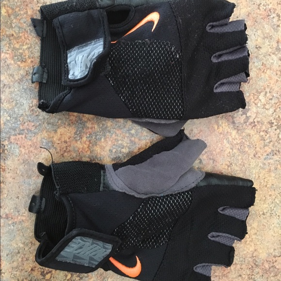 Nike Brand Workout Gloves