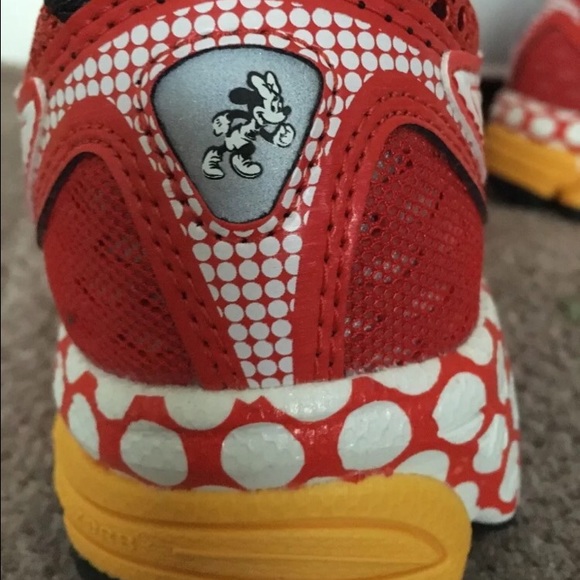 Run Disney New Balance Minnie red sneakers! NWT! - Picture 2 of 3