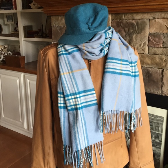 Scarf - Picture 2 of 4