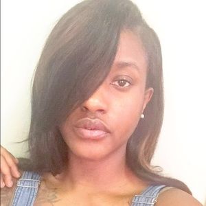 Meet your Posher, Pernethia