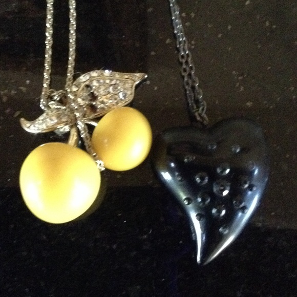 Three necklaces and bracelet set or bundle - Picture 2 of 4