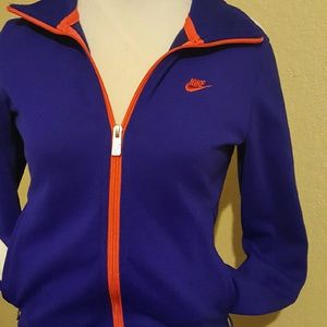 Nike Sports Wear Running Jacket/Sweater