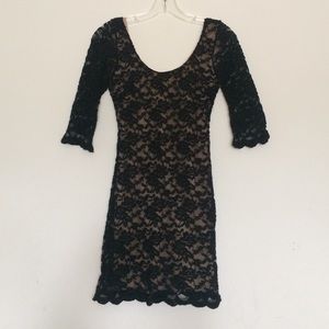 Lace bodycon dress