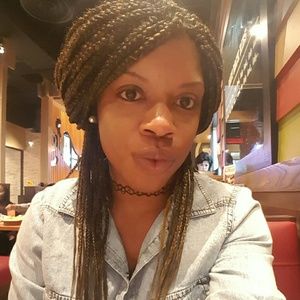 Meet your Posher, Felicia