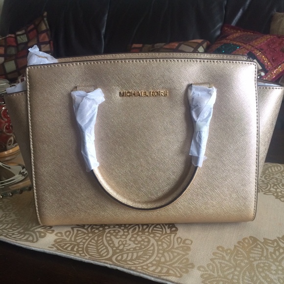 Michael Kors Selma pale gold satchel leather