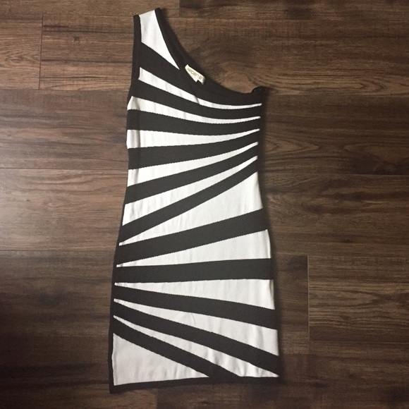 ♠️ One Shoulder Dress ♠️ - Picture 2 of 4