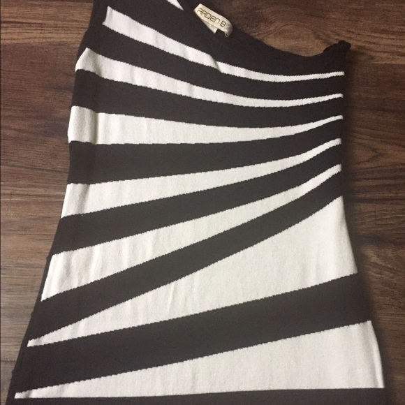 ♠️ One Shoulder Dress ♠️ - Picture 3 of 4