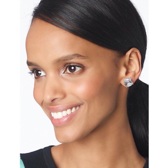 NEW!! 5⭐️Kate Spade Large Crystal Gumdrop Earrings - Picture 3 of 3