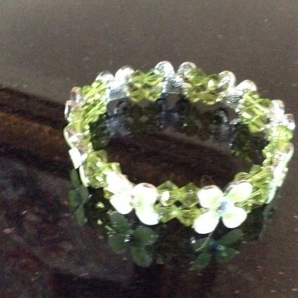 Bracelet and ring bundle - Picture 2 of 4